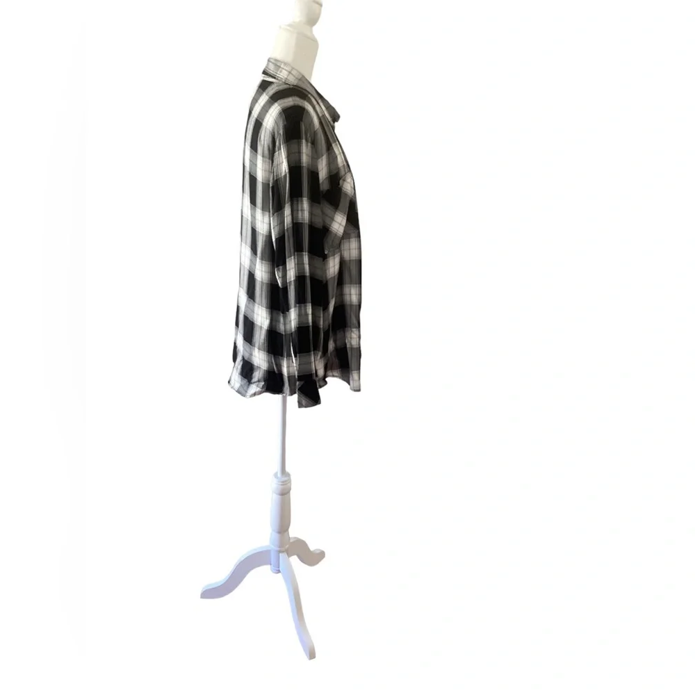 Sanctuary Button-Down Blouse Size Large. NWT-New with Taga - Picture 5 of 8